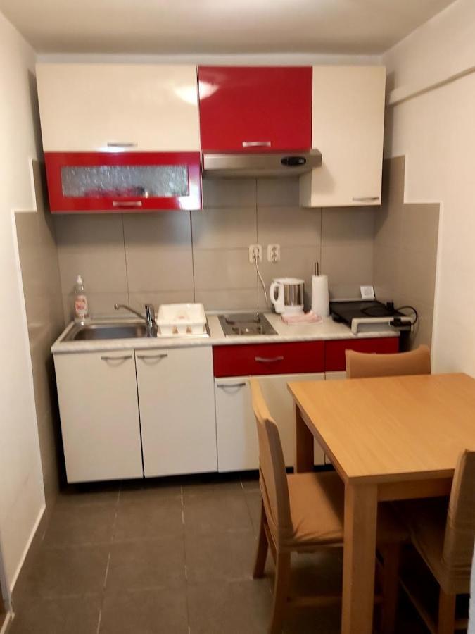 Apartmani I Sobe Mara Palit Екстер'єр фото